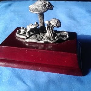 Gift Gallery Pewter & Hardwoods Mushroom Croakers🐸